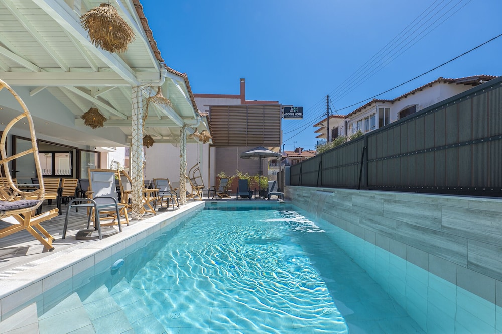 Adonis Hotel — Kassandreia
