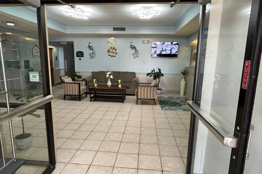 Coratel Inn and Suites by Jasper Wesley Hospital - photo 20