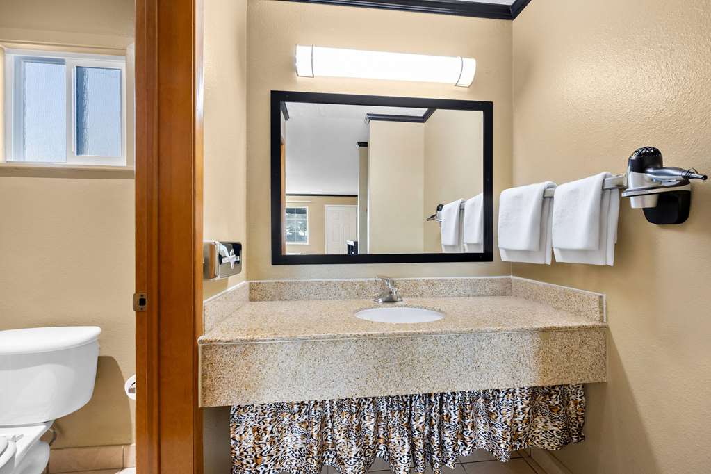 Super 8 by Wyndham Crescent City - photo 25