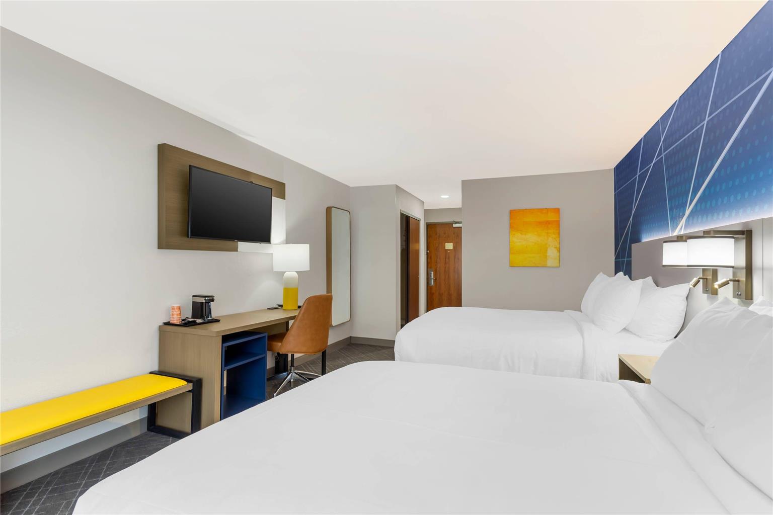 Peach Tree Inn and Suites - photo 16