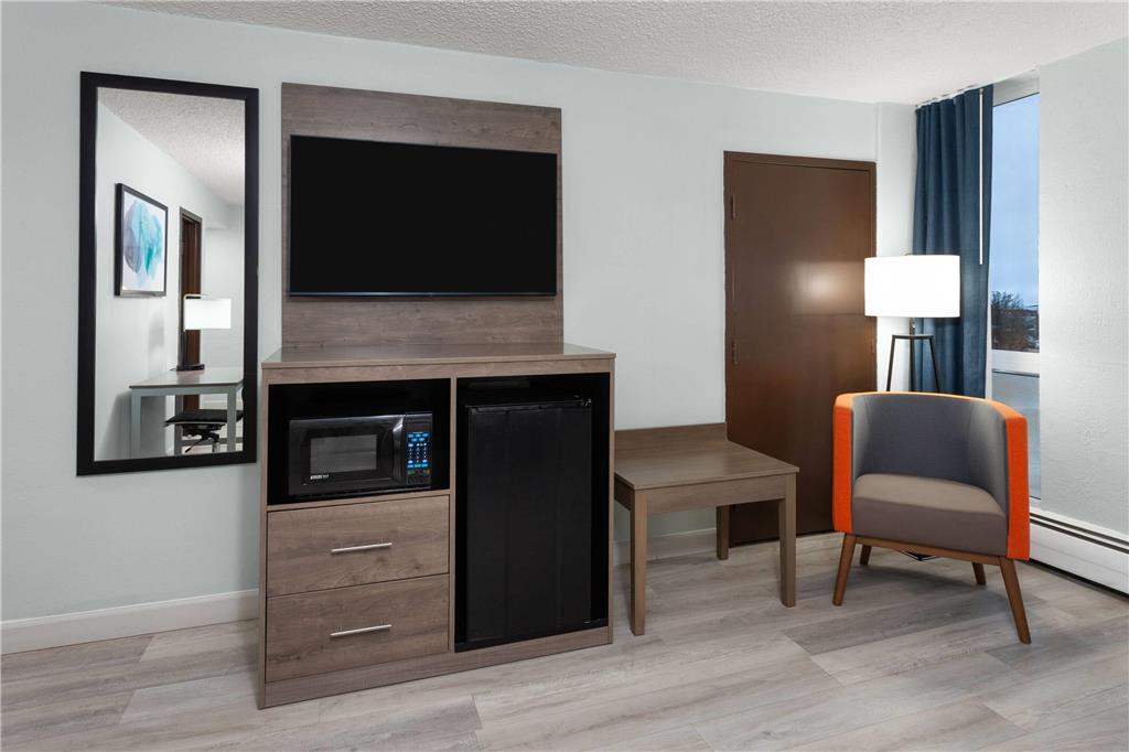 Wingate by Wyndham Sheboygan - photo 21