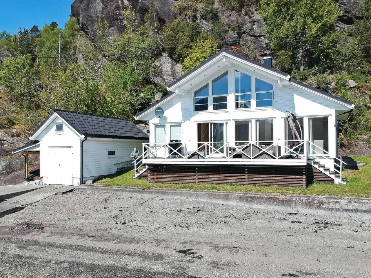 6 person holiday home in ETNE — 4-Star Luxury Hotel in Etne, Norway