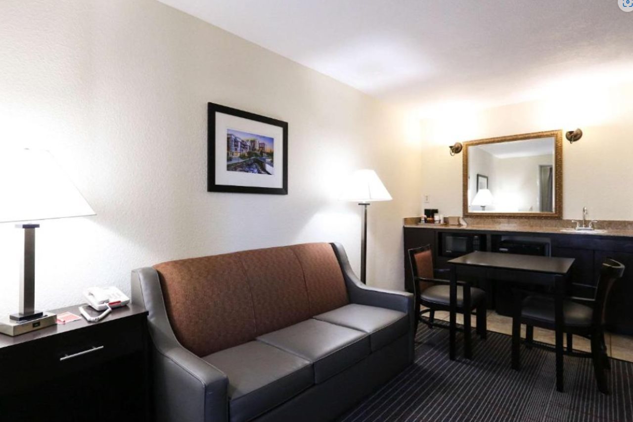 Greenville Pelham Inn by IHG - photo 12