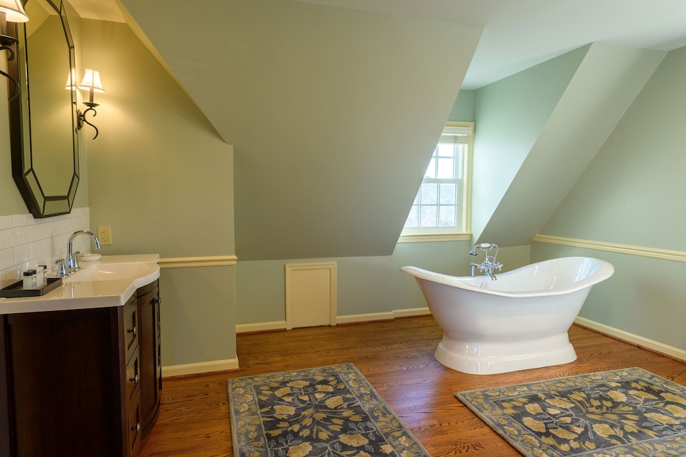 The Red Fox Inn & Tavern - photo 136