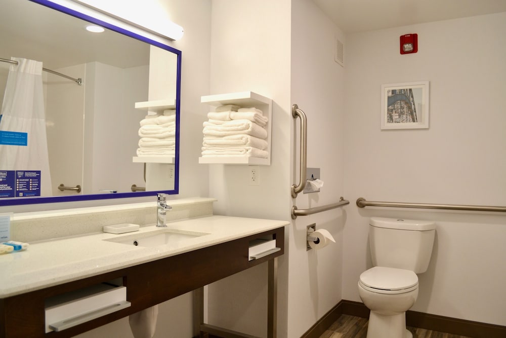Hampton Inn Medina - photo 32