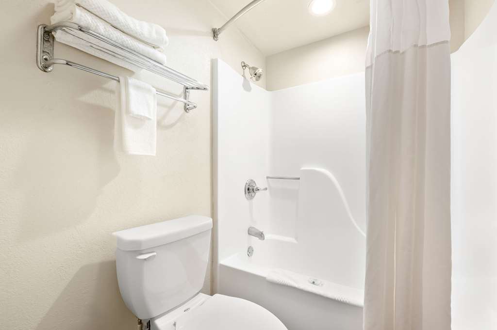 Quality Inn Pelham I 65 exit 246 - photo 16