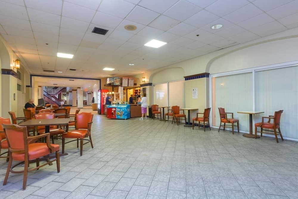 437 Studio Hollywood Beach Resort - photo 12