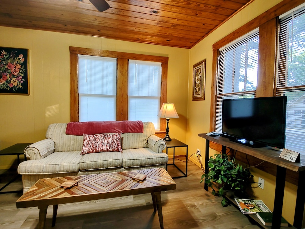 Edgewater Resort Cottage #1 - photo 110