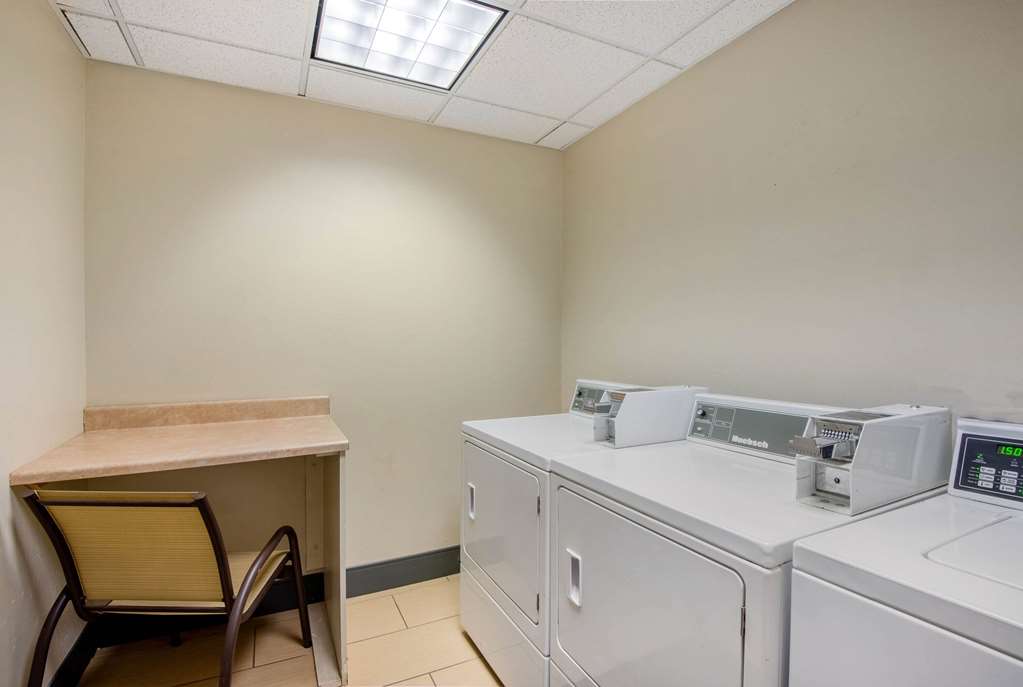 La Quinta Inn & Suites by Wyndham Elkview Charleston NE - photo 51