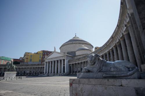 B Pizzofalcone — 4-Star Luxury Hotel in Naples, Italy