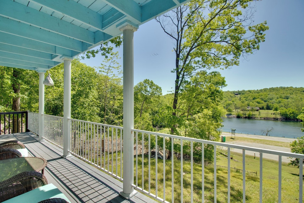 Spacious White Rivers Jewel Fishing Haven — hotel in Flippin