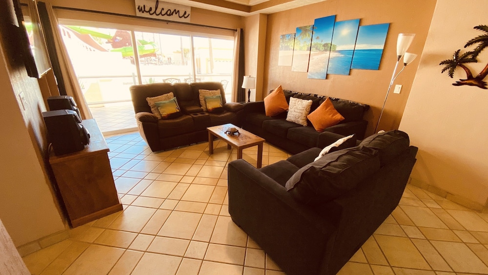 Beautiful 2 Bedroom Condo on the Sea of Cortez at Las Palmas Resort Bn 101 2 Condo by Redawning in Puerto Penasco, Mexico