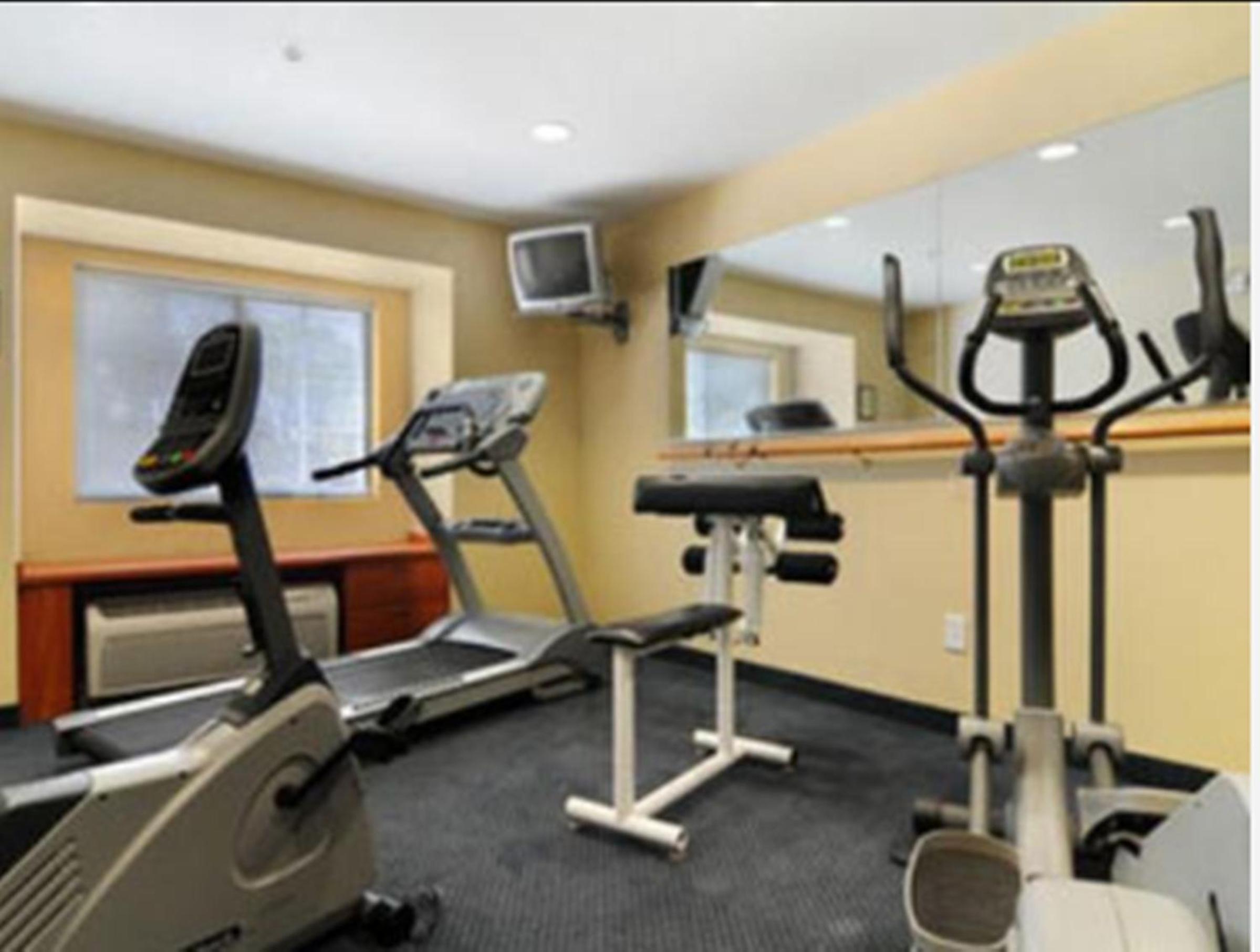 Microtel Inn & Suites by Wyndham Huntsville - photo 18