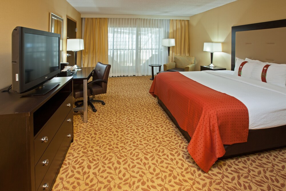 Holiday Inn Evansville Airport - photo 3