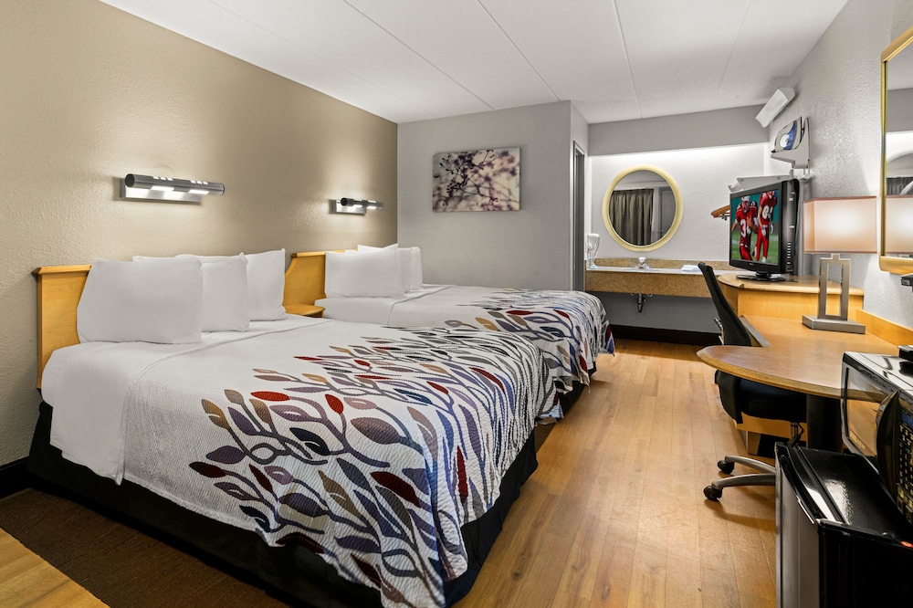 Red Roof Inn Salem - photo 10