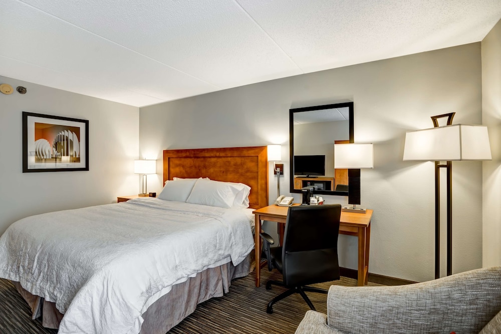 Hampton Inn Norfolk Naval Base - photo 10