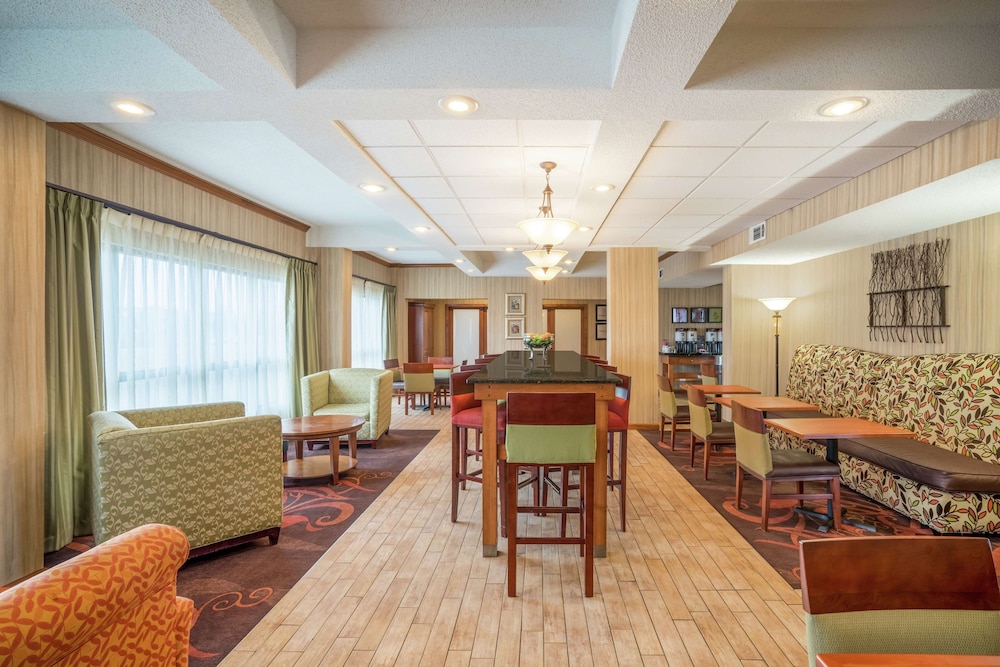 Hampton Inn Bardstown - photo 3