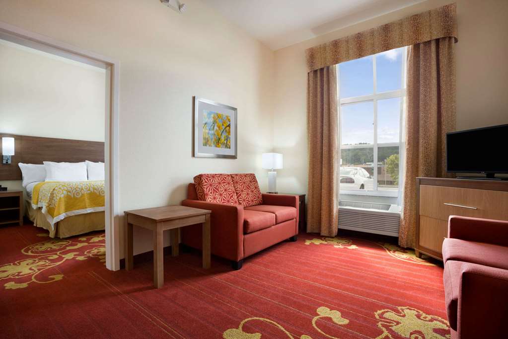 Days Inn & Suites by Wyndham Caldwell - photo 13
