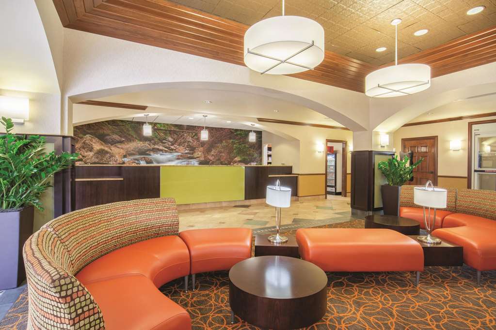 La Quinta Inn & Suites by Wyndham Bentonville - photo 6
