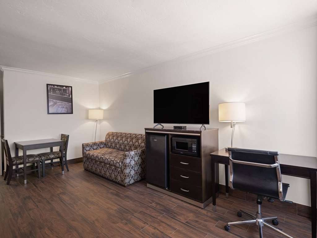 Ramada by Wyndham San Diego Poway Miramar - photo 14