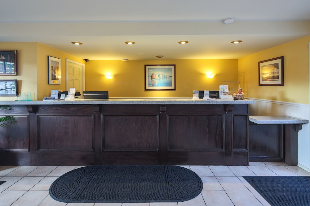 Monterey Bay Lodge - photo 3