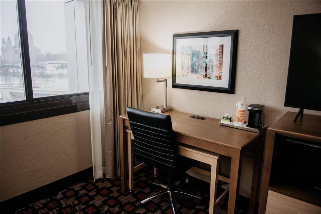 Radisson Hotel St. Paul Downtown - photo 8
