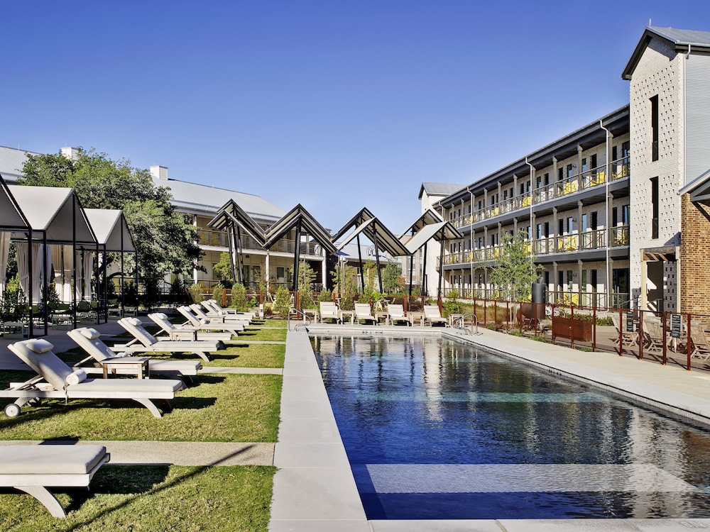 Cavalry Court by Valencia Hotel Collection - photo 38