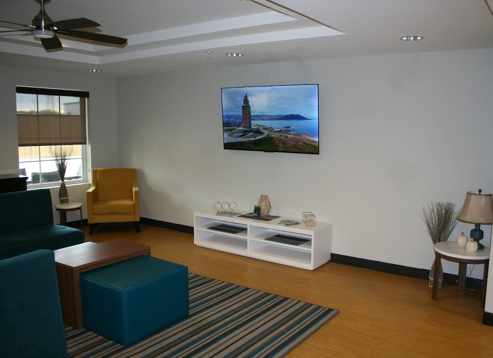 MainStay Suites Jacksonville near Camp Lejeune - photo 3