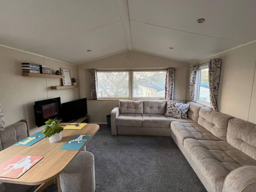 Stunning 8 Berth Caravan in Poole in Poole, United Kingdom