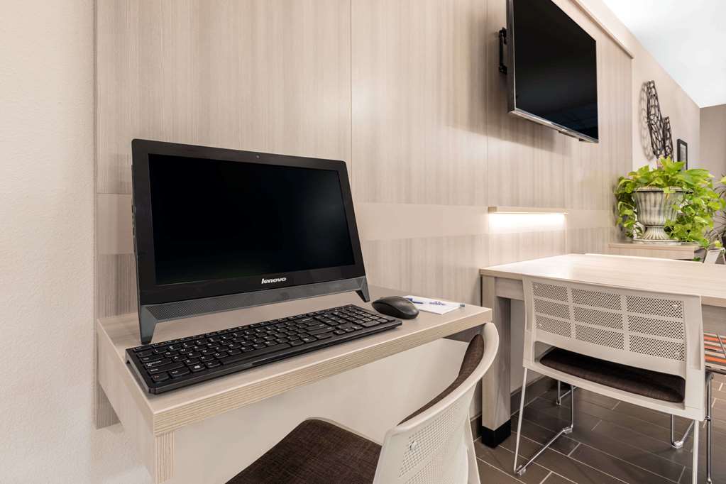 Microtel Inn & Suites By Wyndham Perry - photo 16