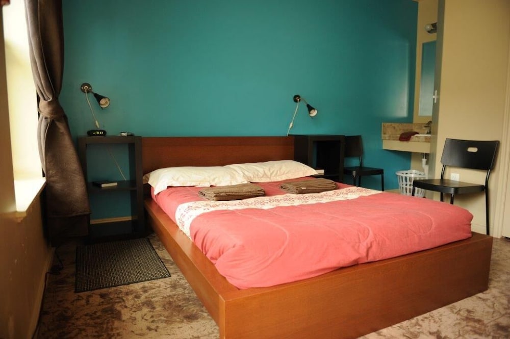Camelot Inn at Honeyville - photo 5
