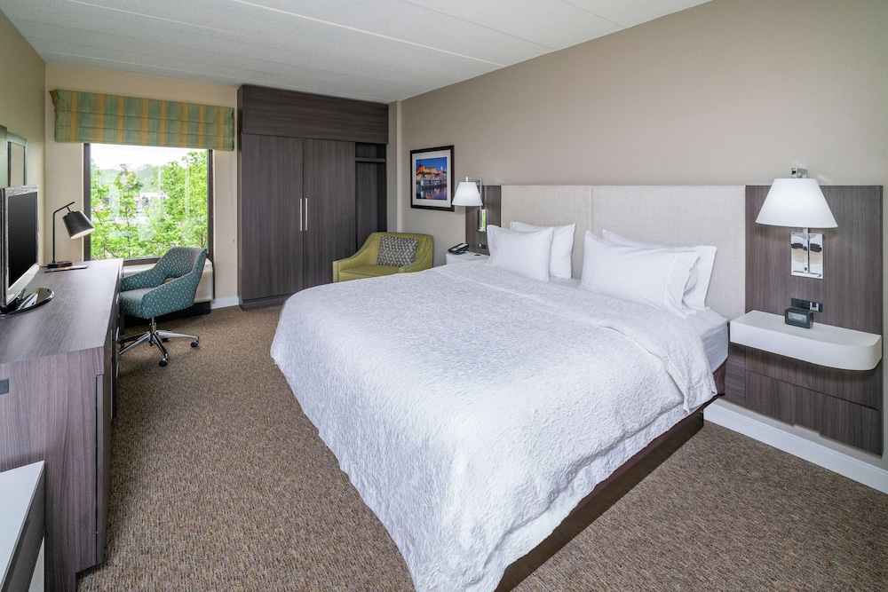 Hampton Inn & Suites Valley Forge Oaks - photo 12