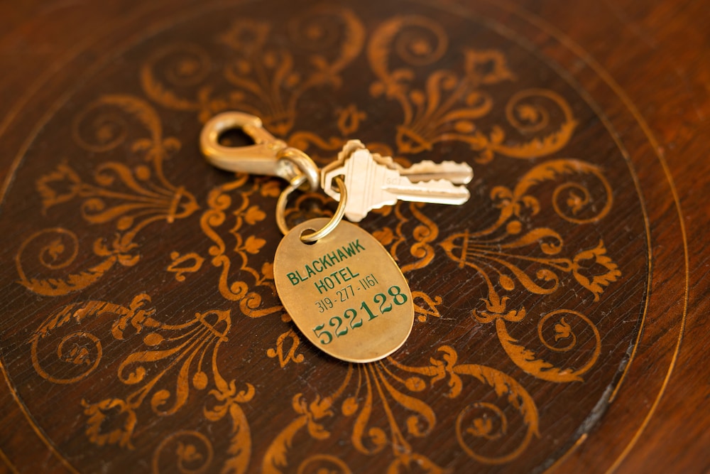 The Blackhawk Hotel - photo 3