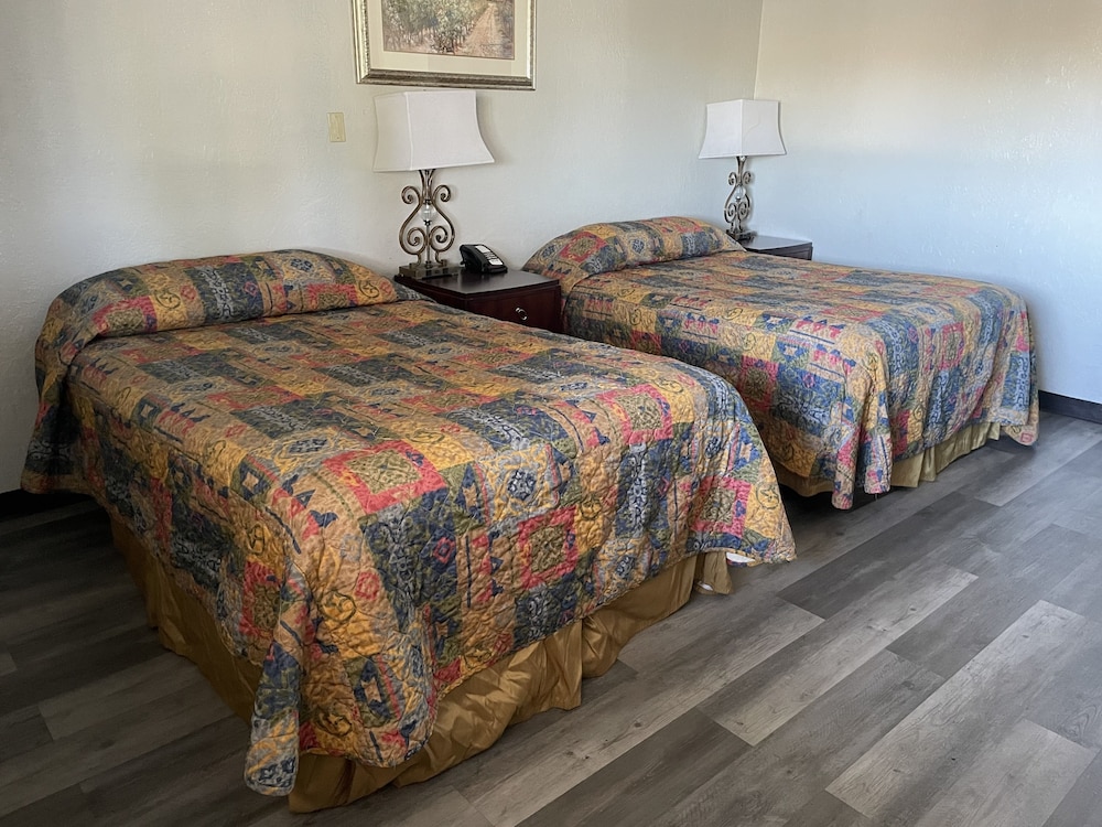 Travelodge by Wyndham Farmington Hwy 64 - photo 19
