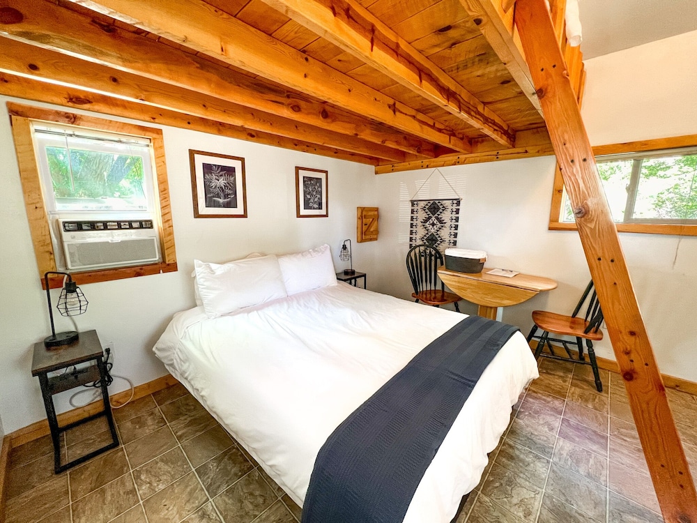 Cedar Creek Lodging & RV Park - photo 12