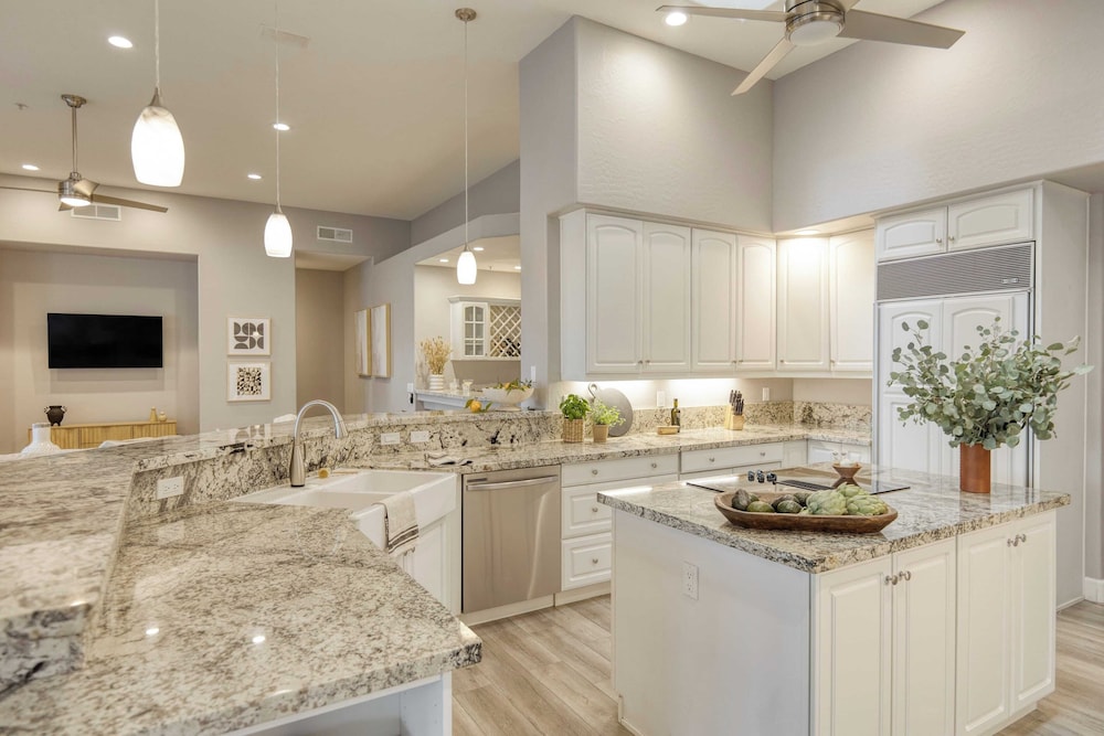 Sunridge by Avantstay Glorious Scottsdale Estate w Pool Hot Tub Ping Pong & Pool Table - photo 19