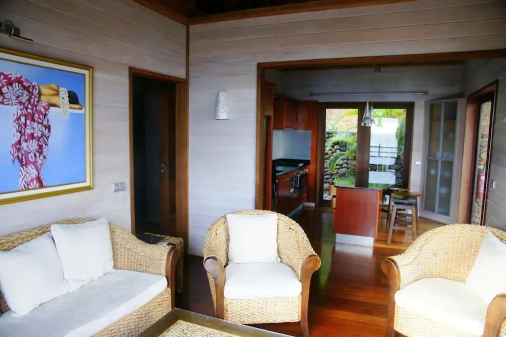 Villa Fetia Dream — 4-Star Luxury Hotel in Papetoai, French Polynesia