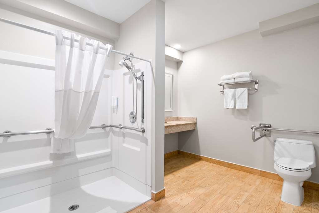 Econo Lodge Bethel Danbury - photo 11