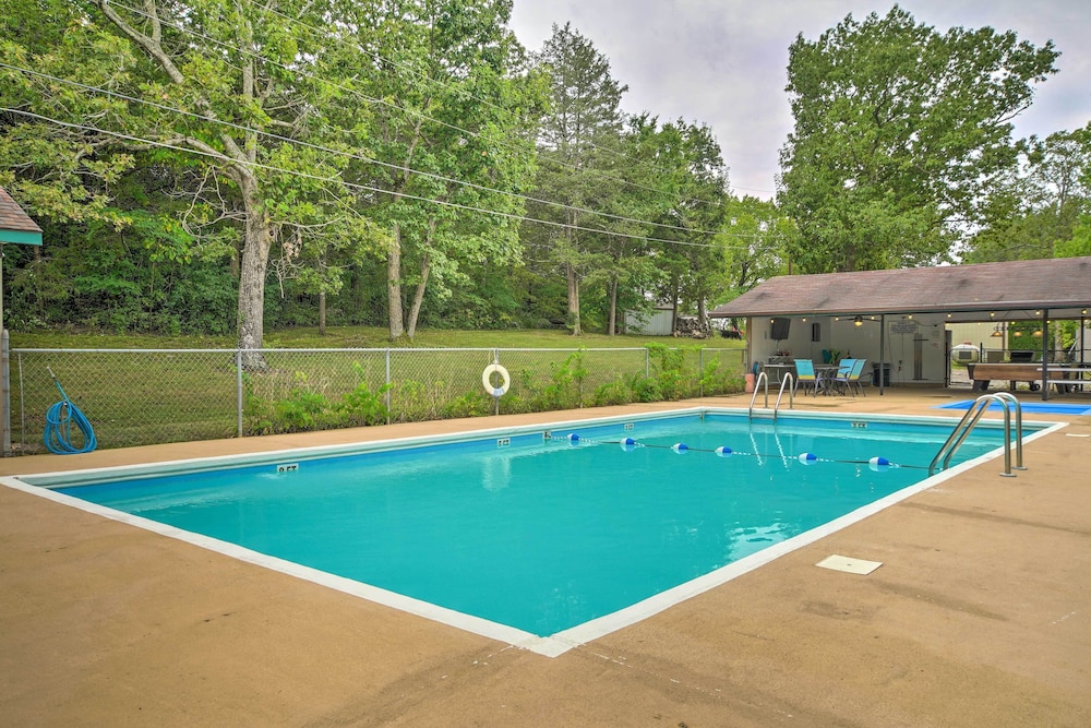Quaint Table Rock Lake Hideout with Pool Access - photo 22