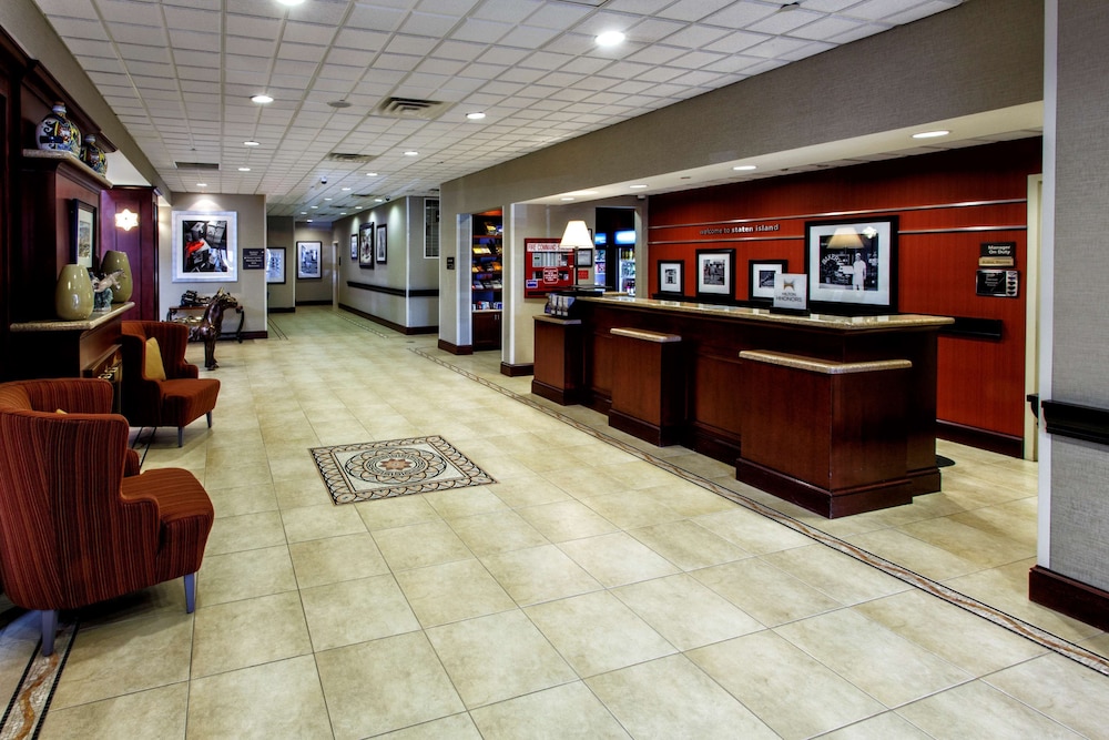 Hampton Inn & Suites Staten Island - photo 3