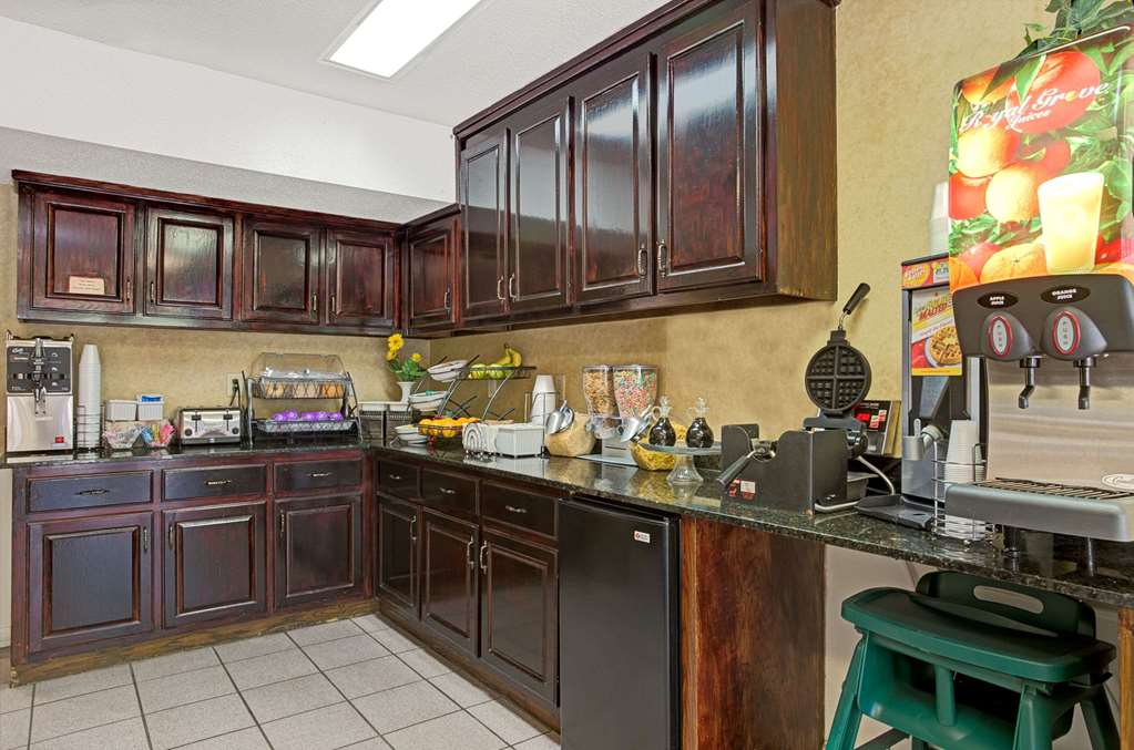 Baymont by Wyndham Smithfield - photo 14