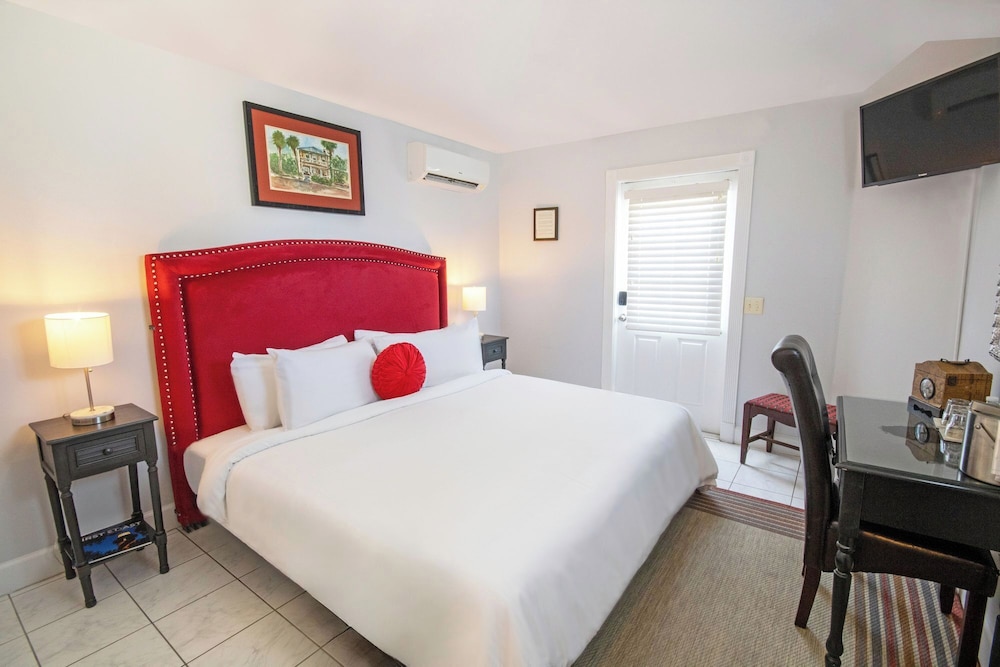 Inn on Charlotte Boutique Hotel - photo 7
