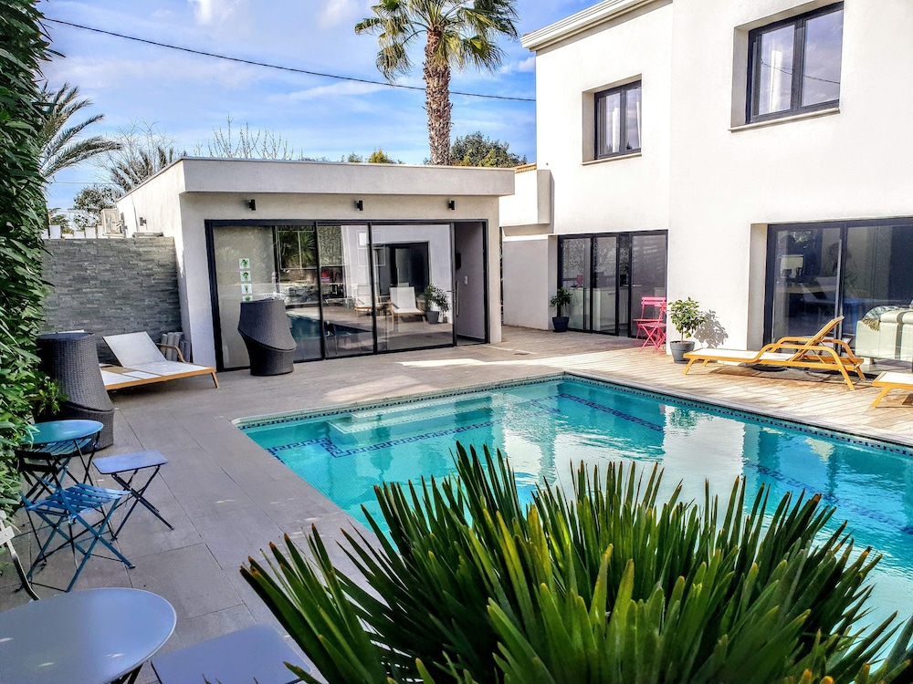 La Villa Blanche — 4-Star Luxury Hotel in Sanary-Sur-Mer, France