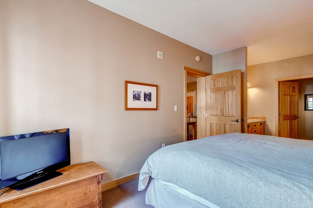 Passage Point at Center Village by Copper Mountain Lodging - photo 7