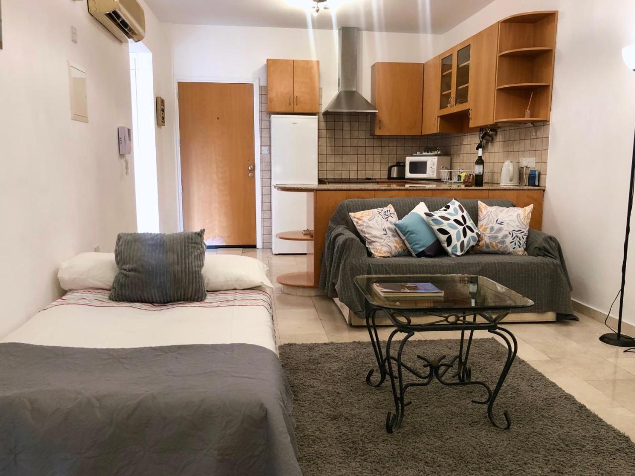 1 Bedroom Flat Prime Location Near Sea Sleeps 4
