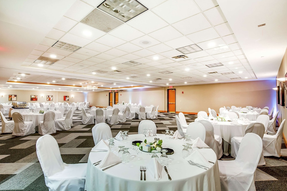 Hilton Garden Inn Louisville Airport - photo 48