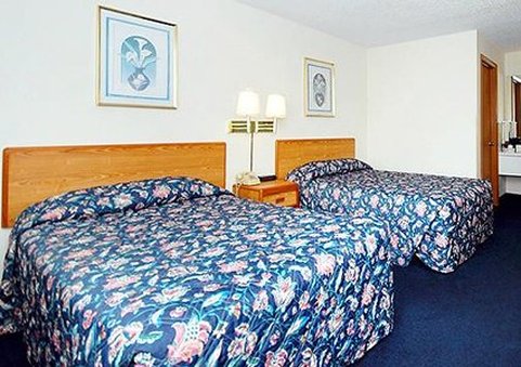 Econo Lodge West Ohio - photo 5