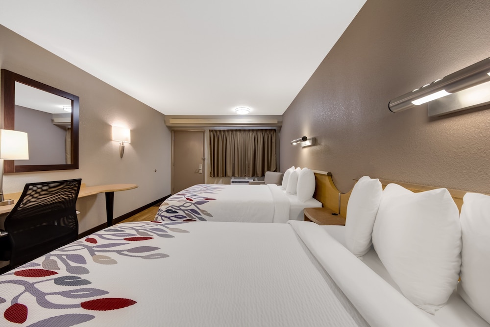 Red Roof Inn Asheville Biltmore West - photo 3