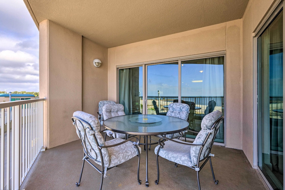Sunny Beachfront Biloxi Condo with Resort Amenities - photo 18