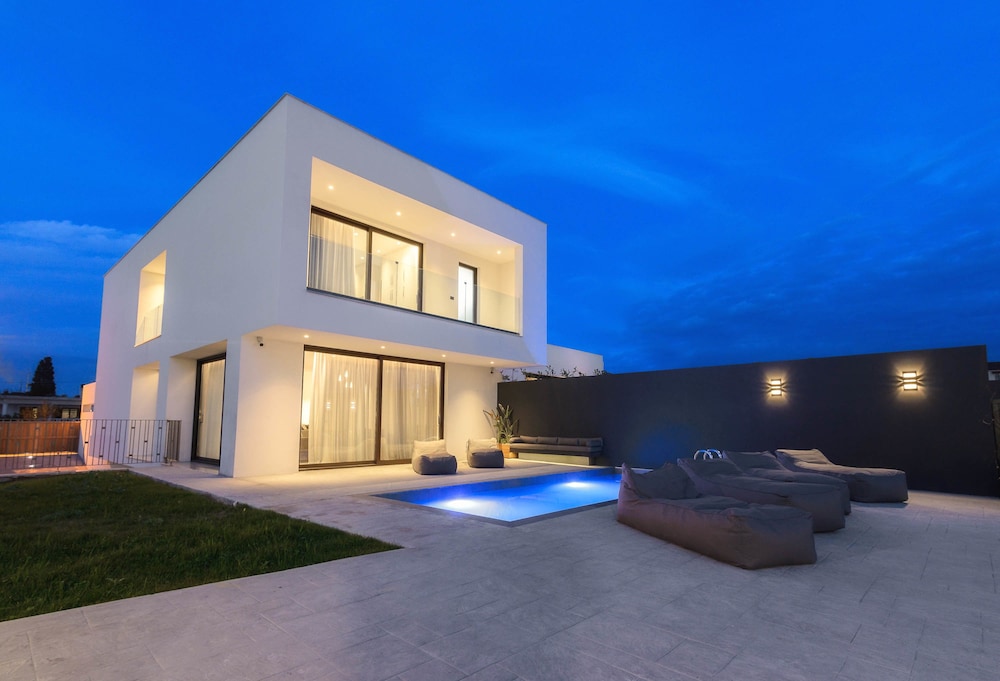Oresteia — 4-Star Luxury Hotel in Zakynthos, Greece